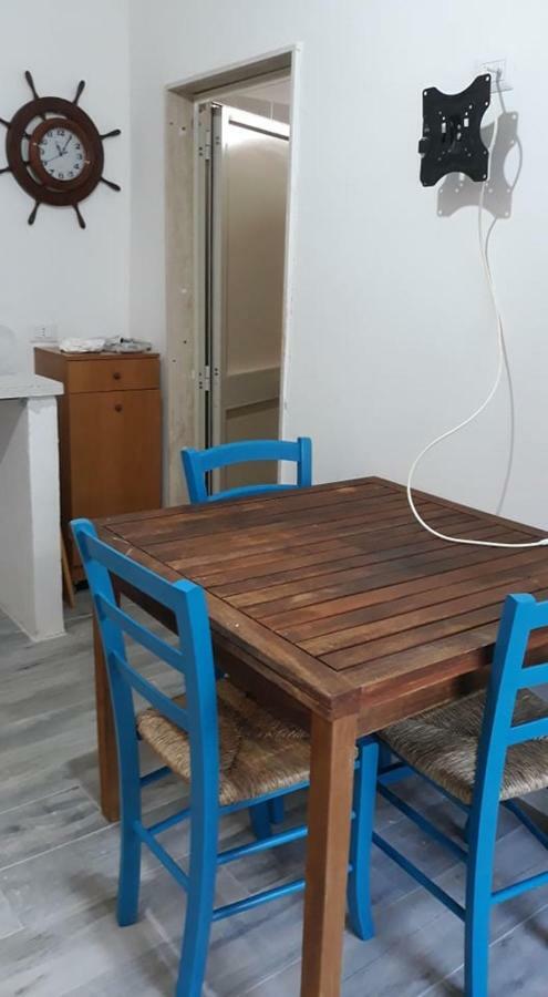 Villino Celeste Fronte Spiaggia 托雷拉皮罗 外观 照片