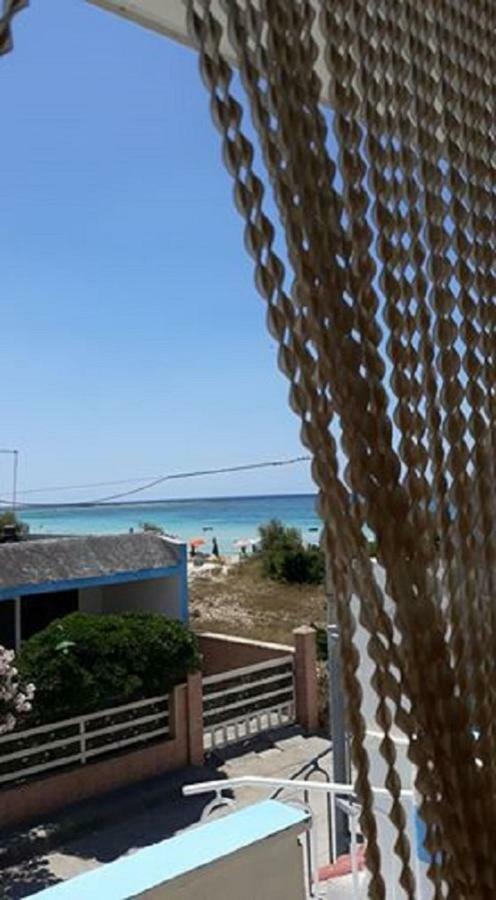 Villino Celeste Fronte Spiaggia 托雷拉皮罗 外观 照片